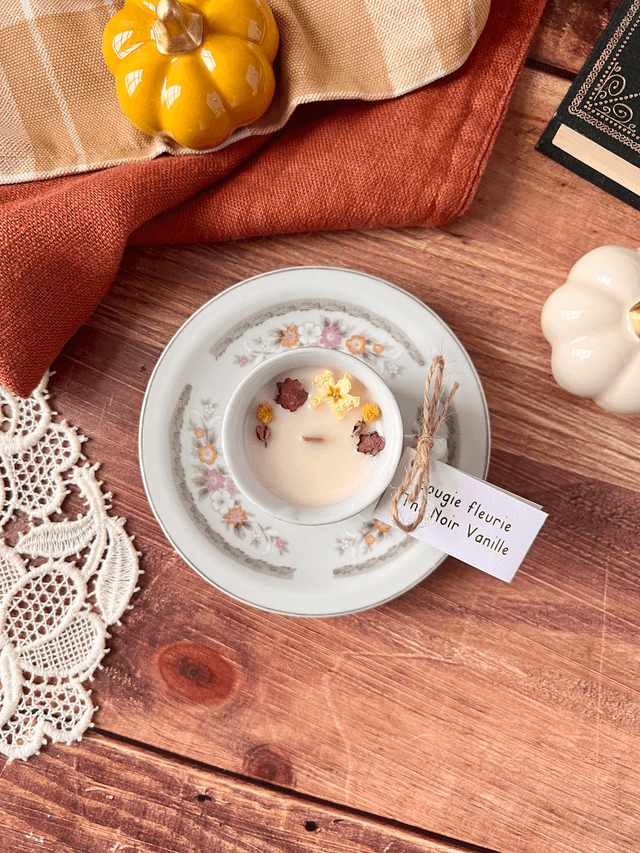 🍁 Bougie Thé noir vanille - tasse à café "fleurs d'automne" avec sous-tasse