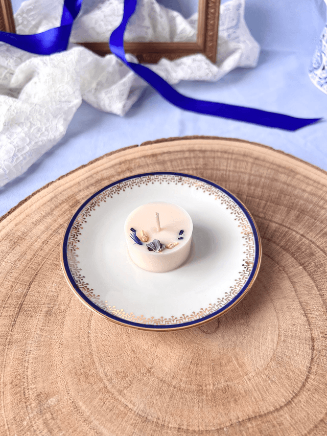 💙 Sous tasse - en porcelaine "frise or et liseré bleu"