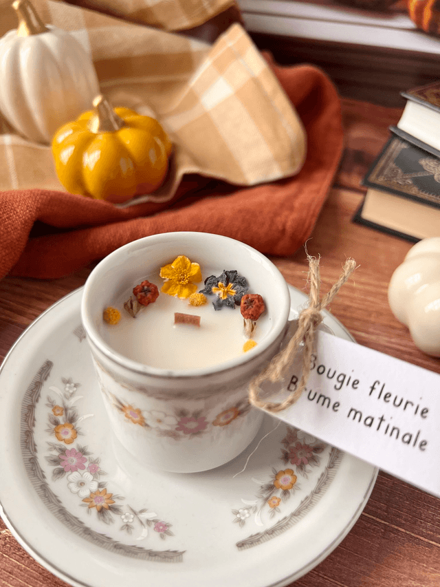 🍁 Bougie Brume matinale - tasse à café "fleurs d'automne" avec sous-tasse