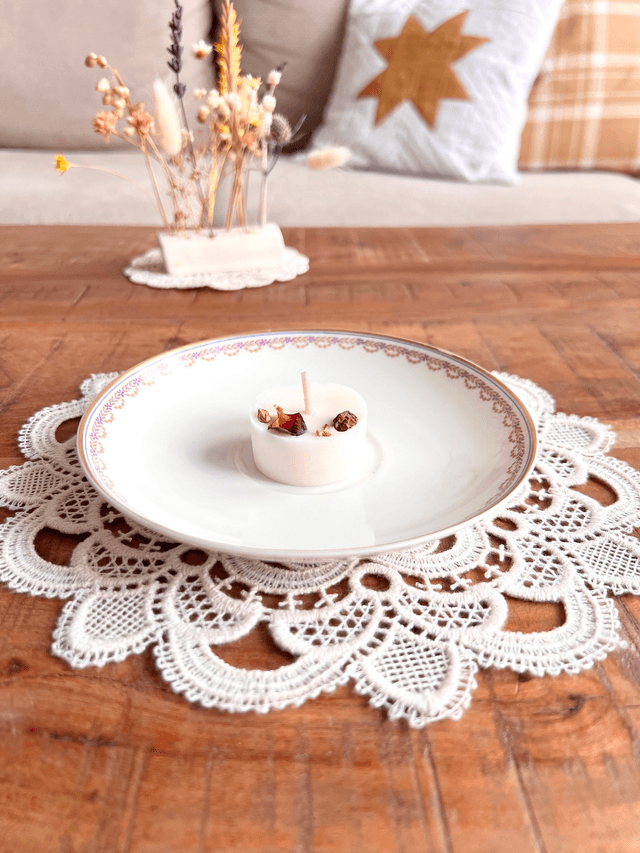 ✨ Sous tasse - en porcelaine "frise rose"