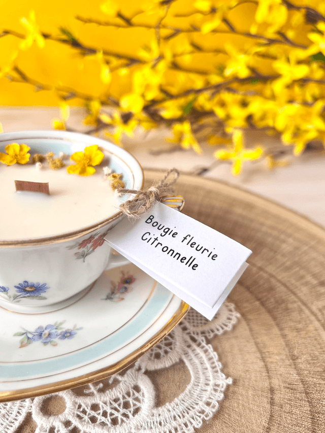 🌼 Bougie Citronnelle - tasse à thé "bouquets et liseré bleu" - avec sous-tasse