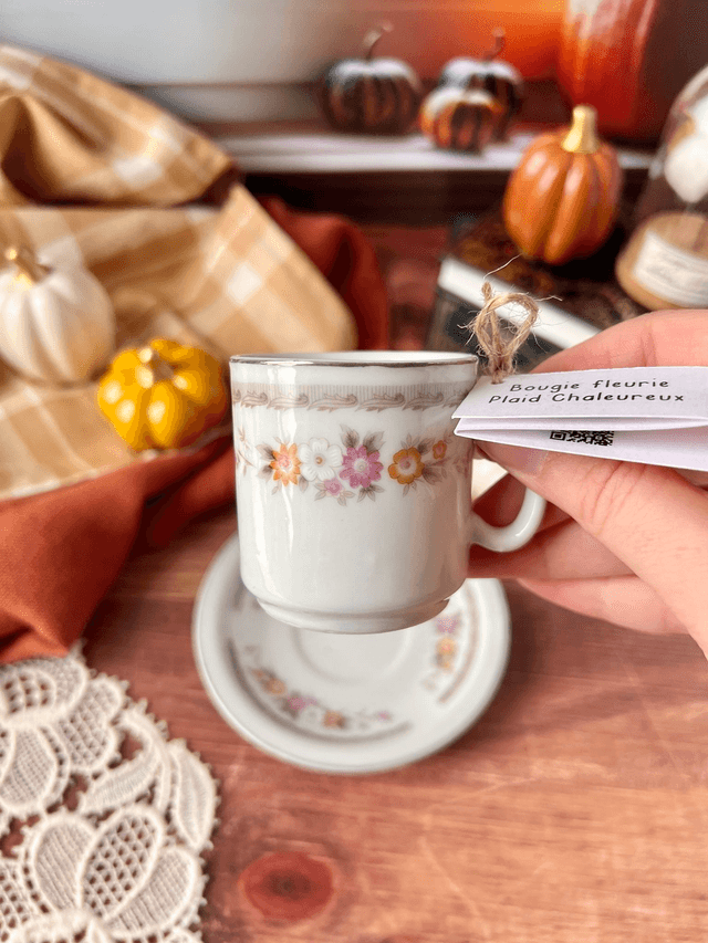🍁 Bougie Plaid chaleureux - tasse à café "fleurs d'automne" avec sous-tasse