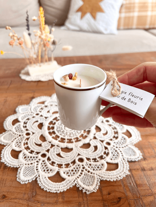 Bougie Feu de bois - tasse à café "liseré argent"