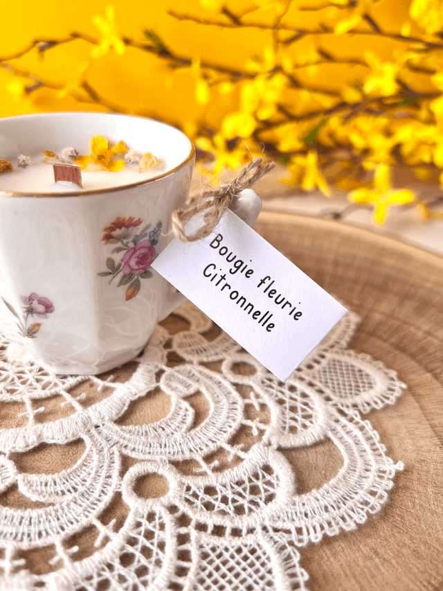 🌼 Bougie Citronnelle - tasse à café "petits bouquets"