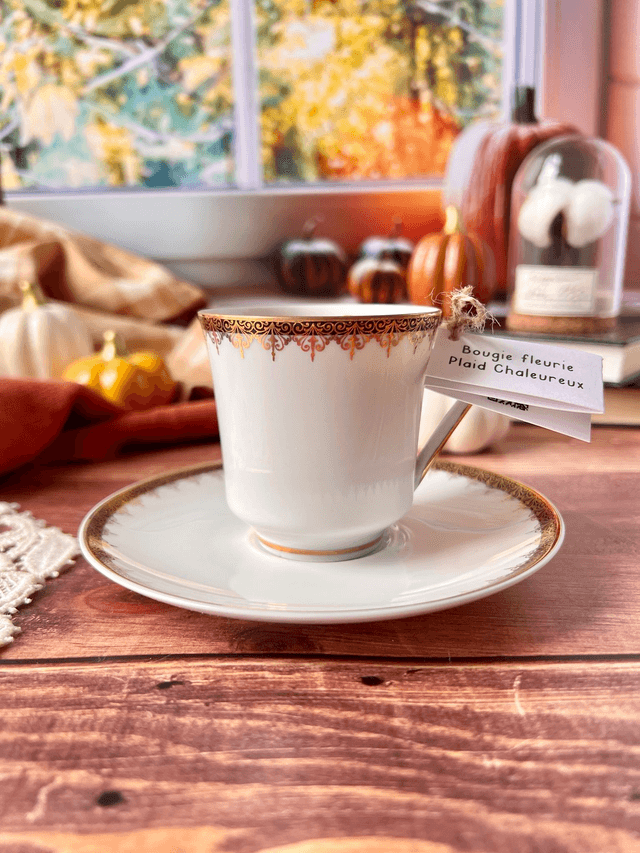 🍁 Bougie Plaid chaleureux - tasse à café "frise or et liseré noir" avec sous-tasse