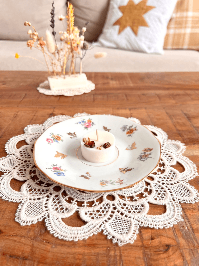 ✨ Sous tasse - en porcelaine "bouquets et feuilles d'or"