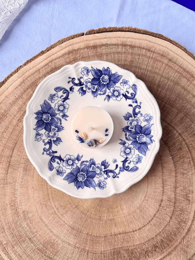💙 Sous tasse - en porcelaine "grandes fleurs bleue"