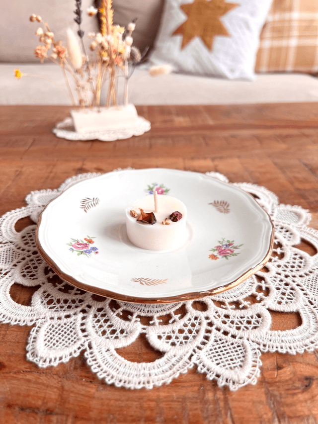 ✨ Sous tasse - en porcelaine "trio bouquets et feuilles d'or"