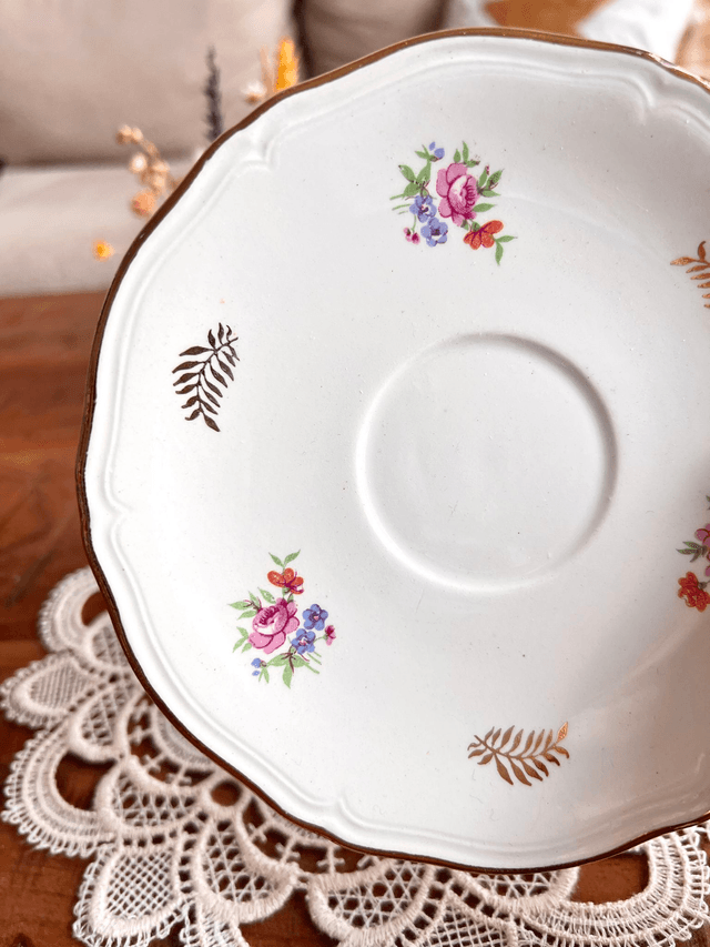 ✨ Sous tasse - en porcelaine "trio bouquets et feuilles d'or"