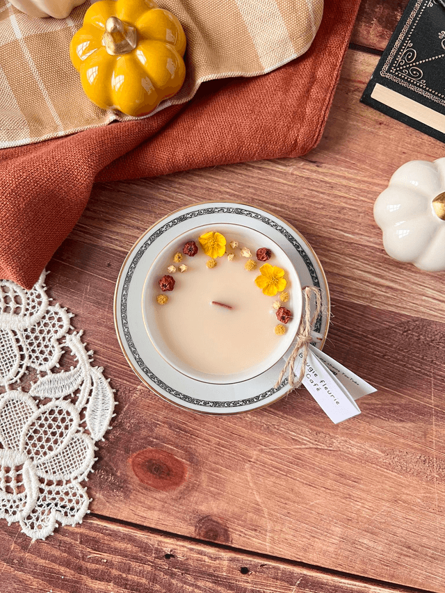 🍁 Bougie Café - tasse à café "frise arabesques noires" avec sous-tasse