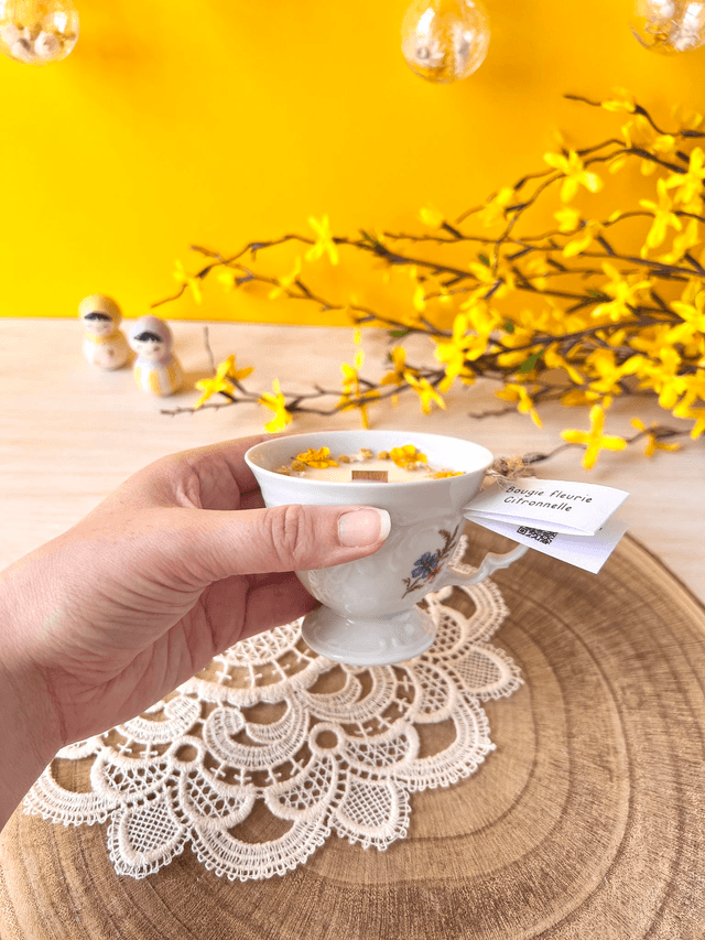🌼 Bougie Citronnelle - tasse à thé "sur pied"