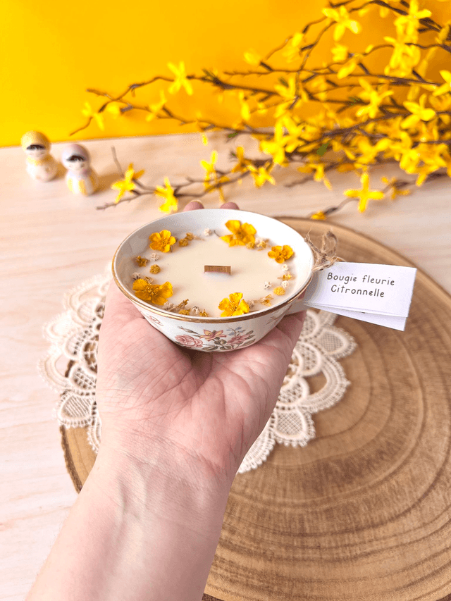🌼 Bougie Citronnelle - tasse à thé "bouquet et frise dorée"