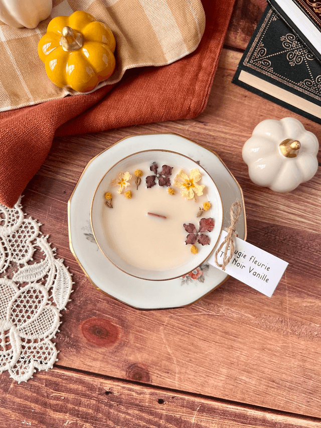 🍁 Bougie Thé noir vanille - tasse à thé "bouquet d'automne" avec sous-tasse