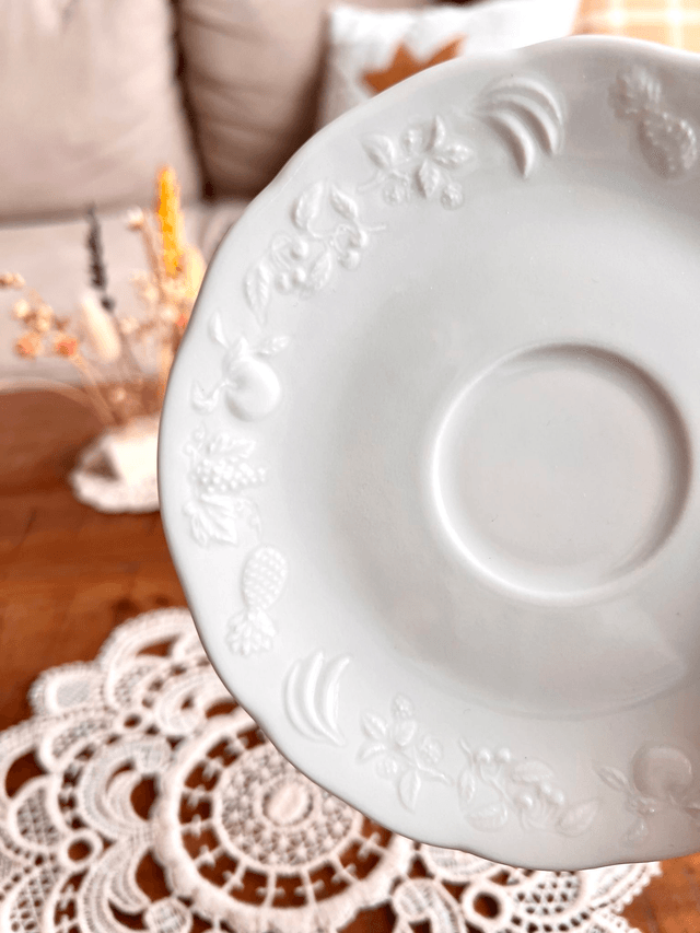 ✨ Sous tasse - en porcelaine "motifs fruits en relief"