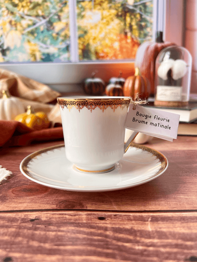 🍁 Bougie Brume matinale - tasse à café "frise or et liseré noir" avec sous-tasse