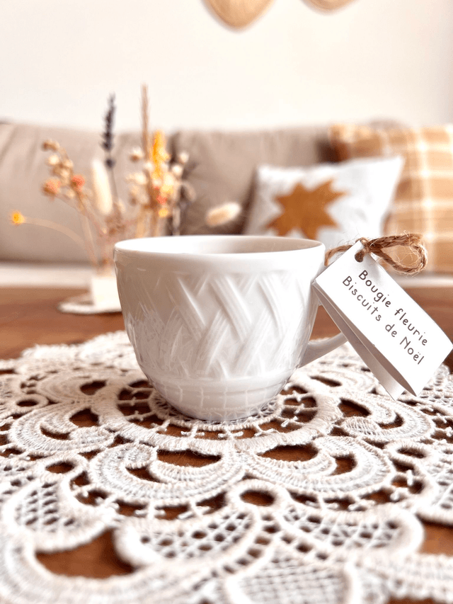 Bougie Biscuits de Noël - tasse à café "croisillons en refief"