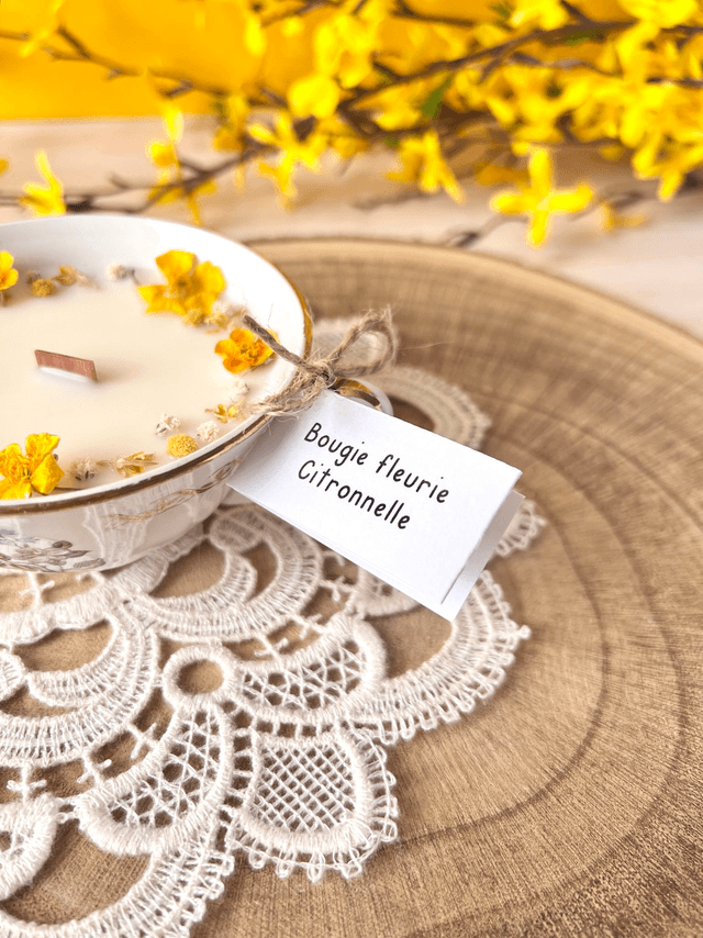 🌼 Bougie Citronnelle - tasse à thé "bouquet et frise dorée"