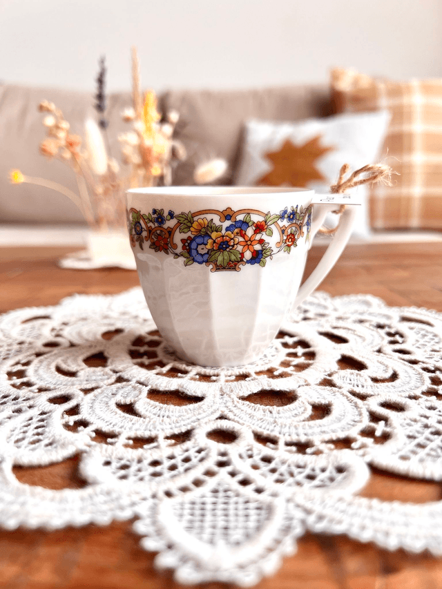Bougie Fleur des iles - tasse à café "frise florale"