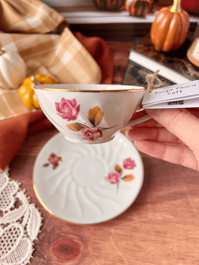 🍁 Bougie Café - tasse à thé "roses d'automne" avec sous-tasse