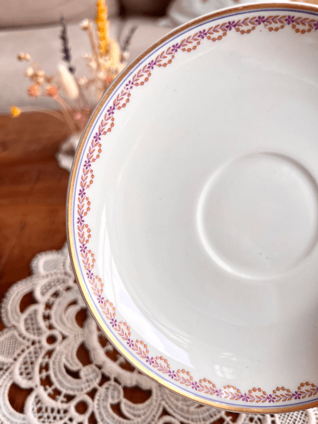 ✨ Sous tasse - en porcelaine "frise rose"