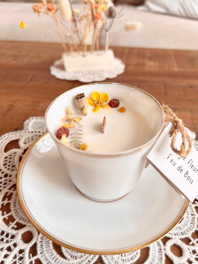 Bougie Feu de bois - tasse à café "liseré or" avec sous-tasse