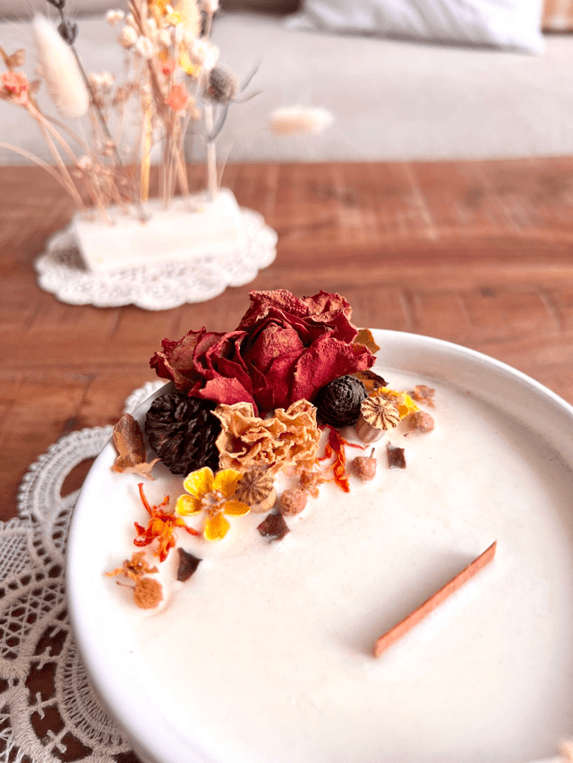 ✨ Bougie Bois de rose - grande tasse à thé "blanche"