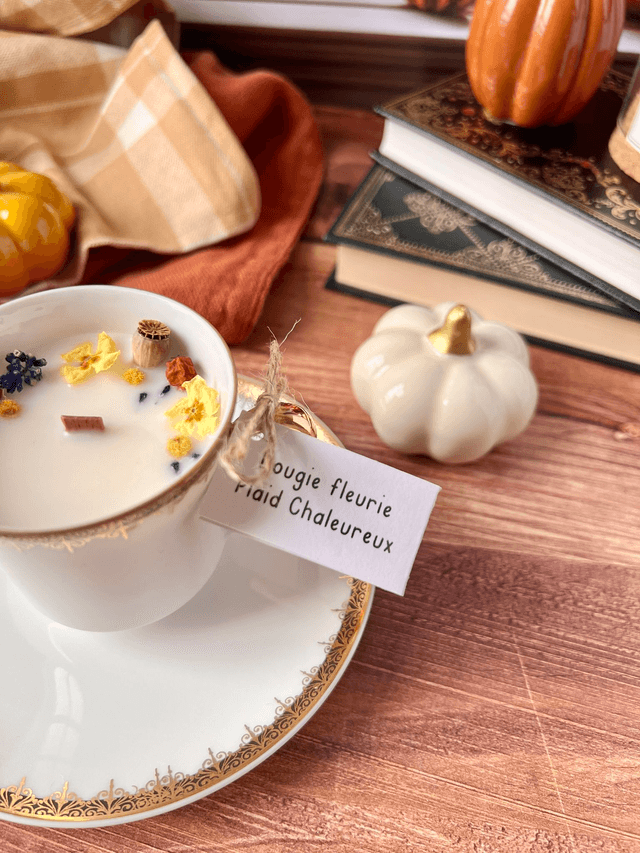🍁 Bougie Plaid chaleureux - tasse à café "frise or et liseré noir" avec sous-tasse