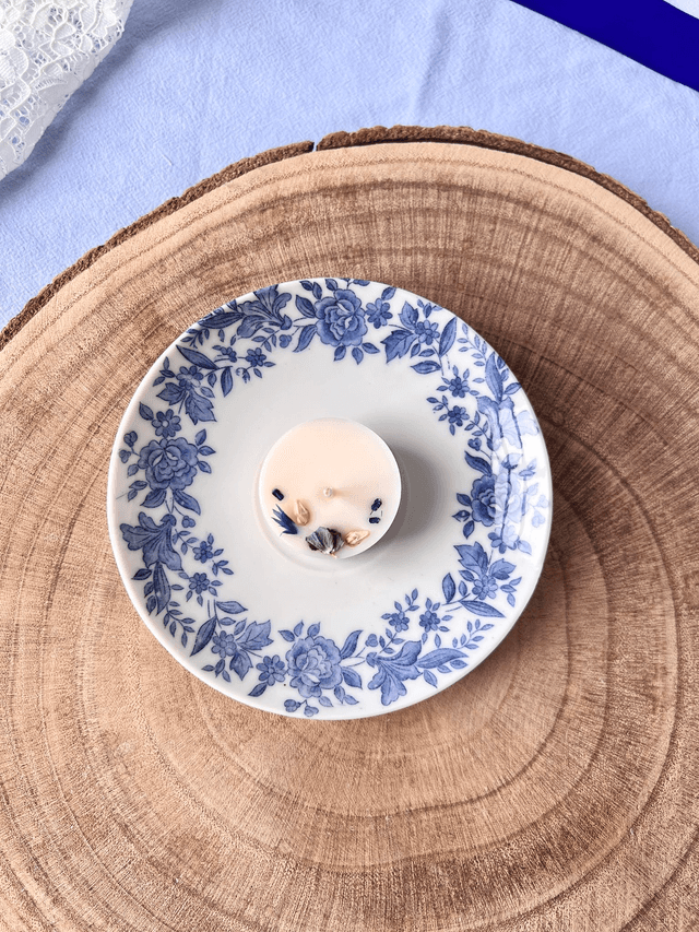 💙 Sous tasse - en porcelaine "frise fleurie bleue"