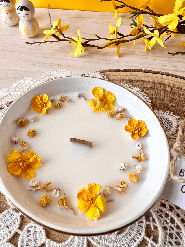 🌼 Bougie Citronnelle - tasse à thé "bouquet et frise dorée"