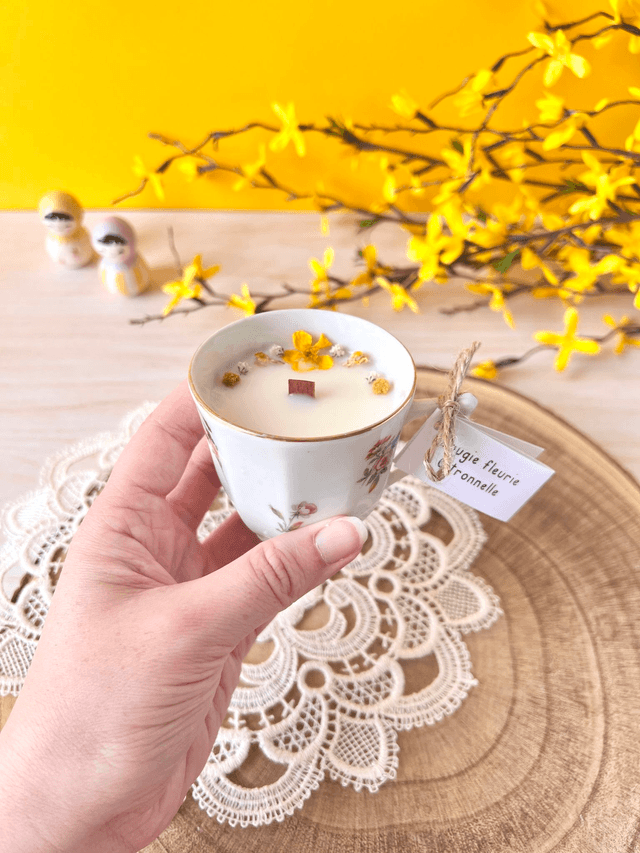 🌼 Bougie Citronnelle - tasse à café "petits bouquets"