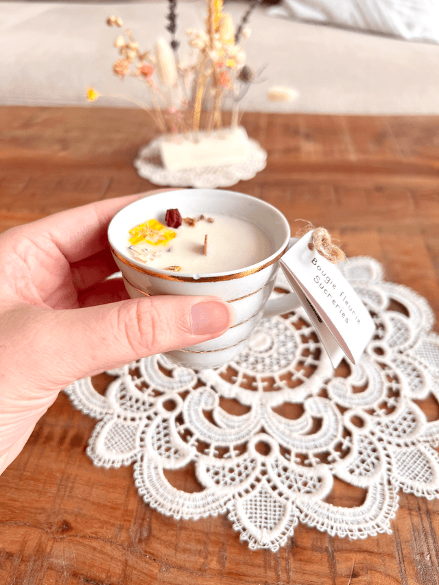 Bougie Sucreries - tasse à café "joufflue"