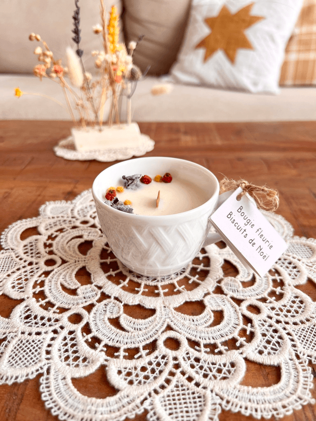 Bougie Biscuits de Noël - tasse à café &quot;croisillons en refief&quot;