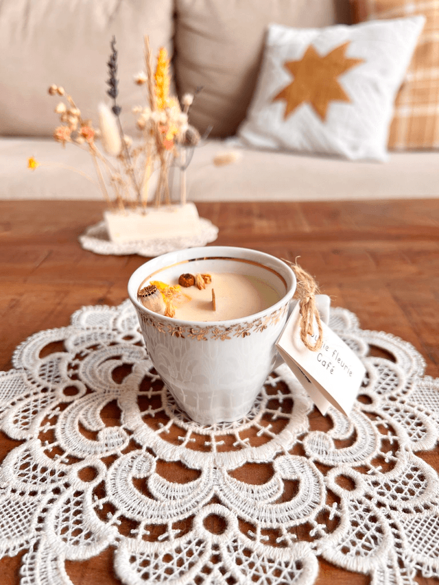 Bougie Café - tasse à café &quot;frise dorée&quot;